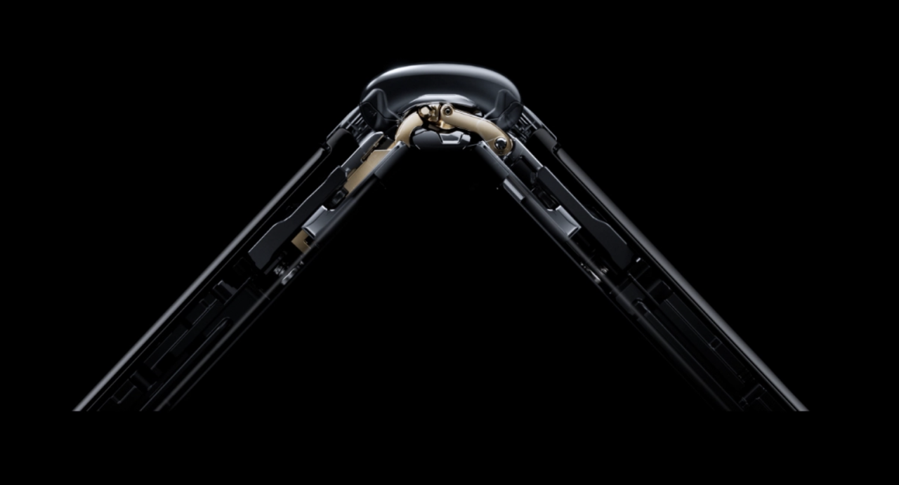 Mate XT Ultimate 内部的“天宫”铰链系统